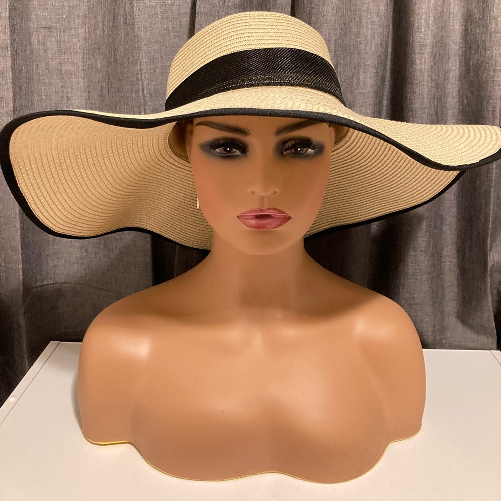 Floppy hat with bow